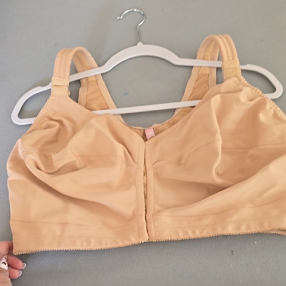 Comfort-First Front-Closure Nude Bra